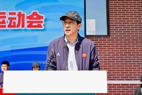党委委员、副校长张旭鹏主持开幕式