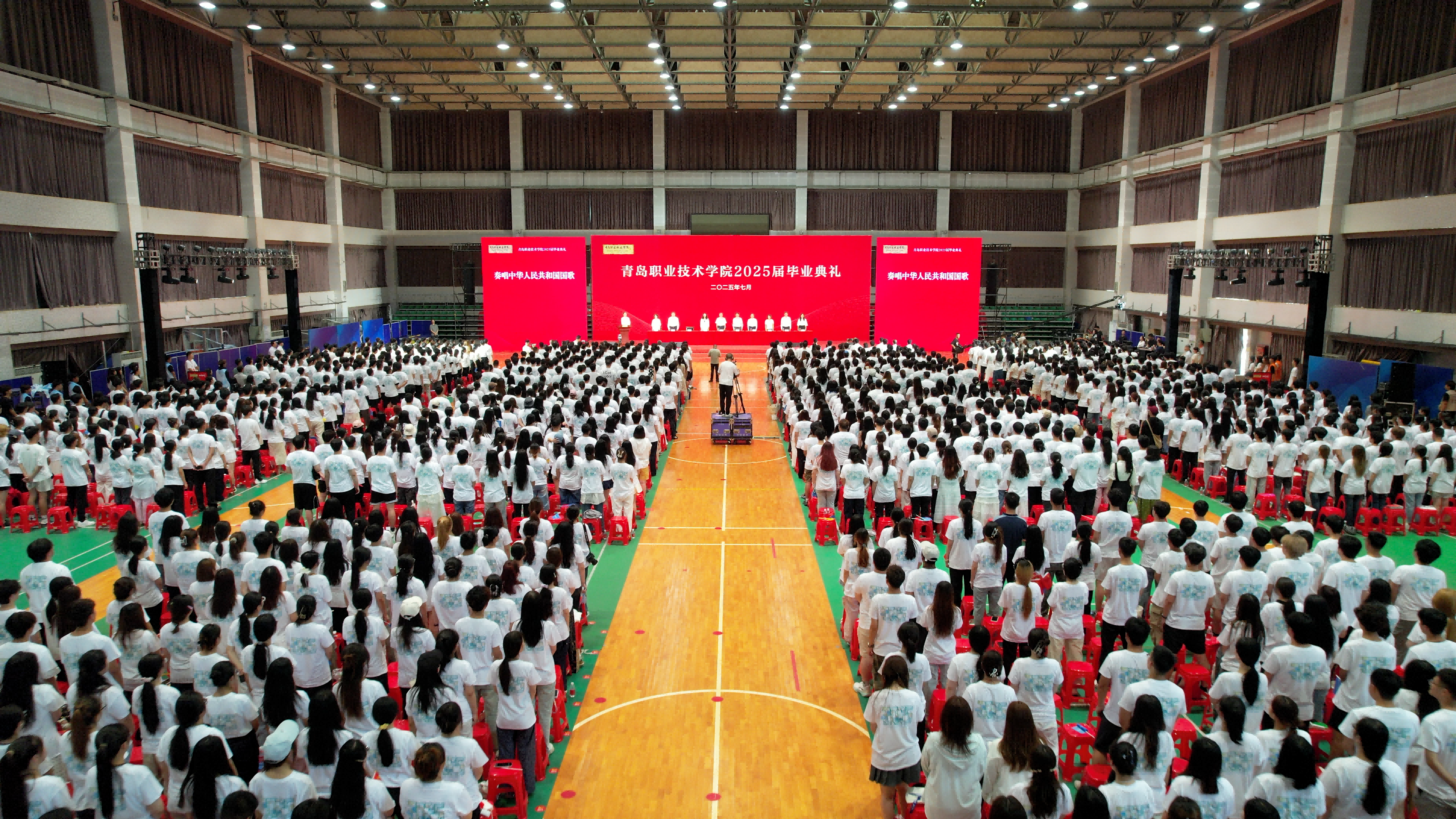 长风万里鹏程举，巨浪千重骏业开！欧博ABG官网举行2025届毕业典礼