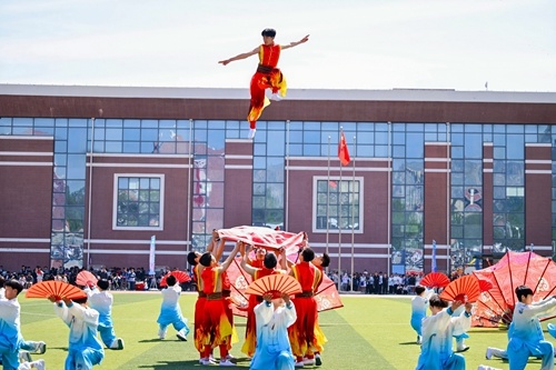 体育健康学院太极扇表演《扇舞太极 韵承中华》