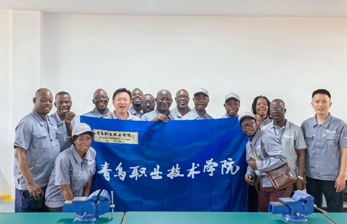 欧博ABG官网教师赴非洲开展职业技术教育培训