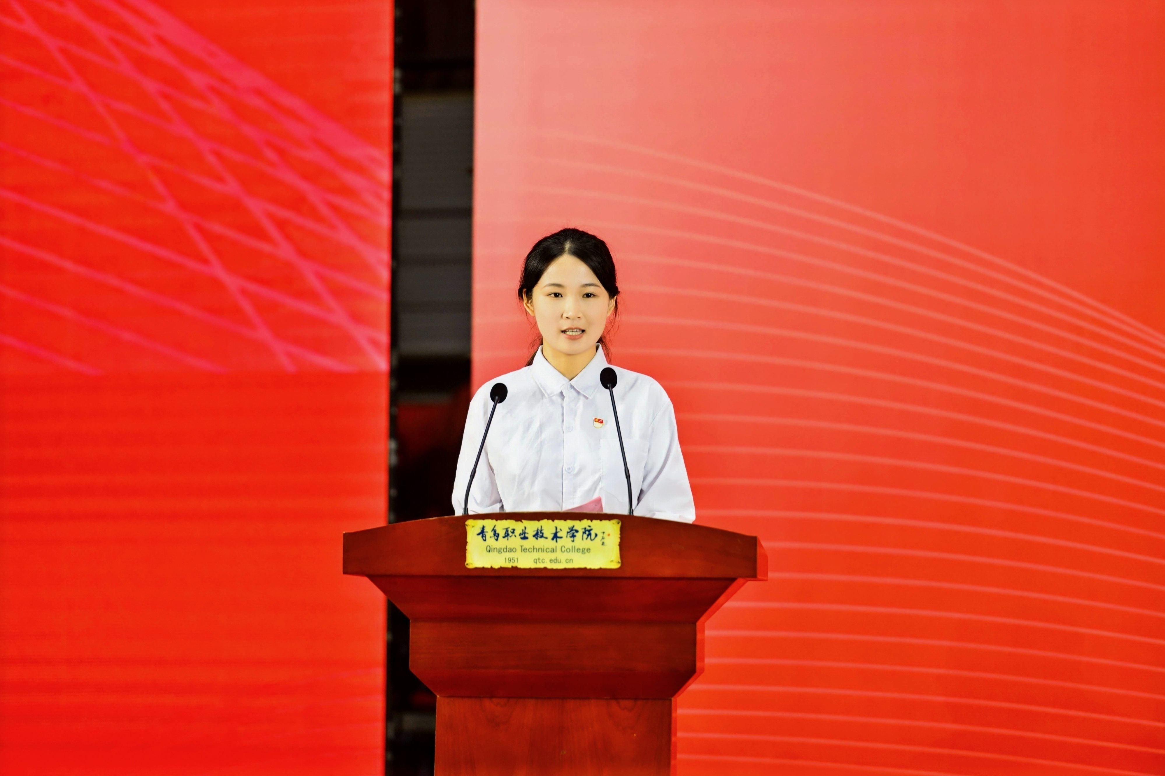 长风万里鹏程举，巨浪千重骏业开！欧博ABG官网举行2025届毕业典礼