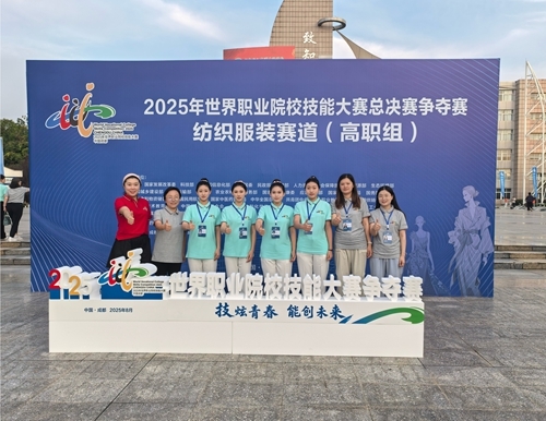 欧博ABG官网参赛师生合影
