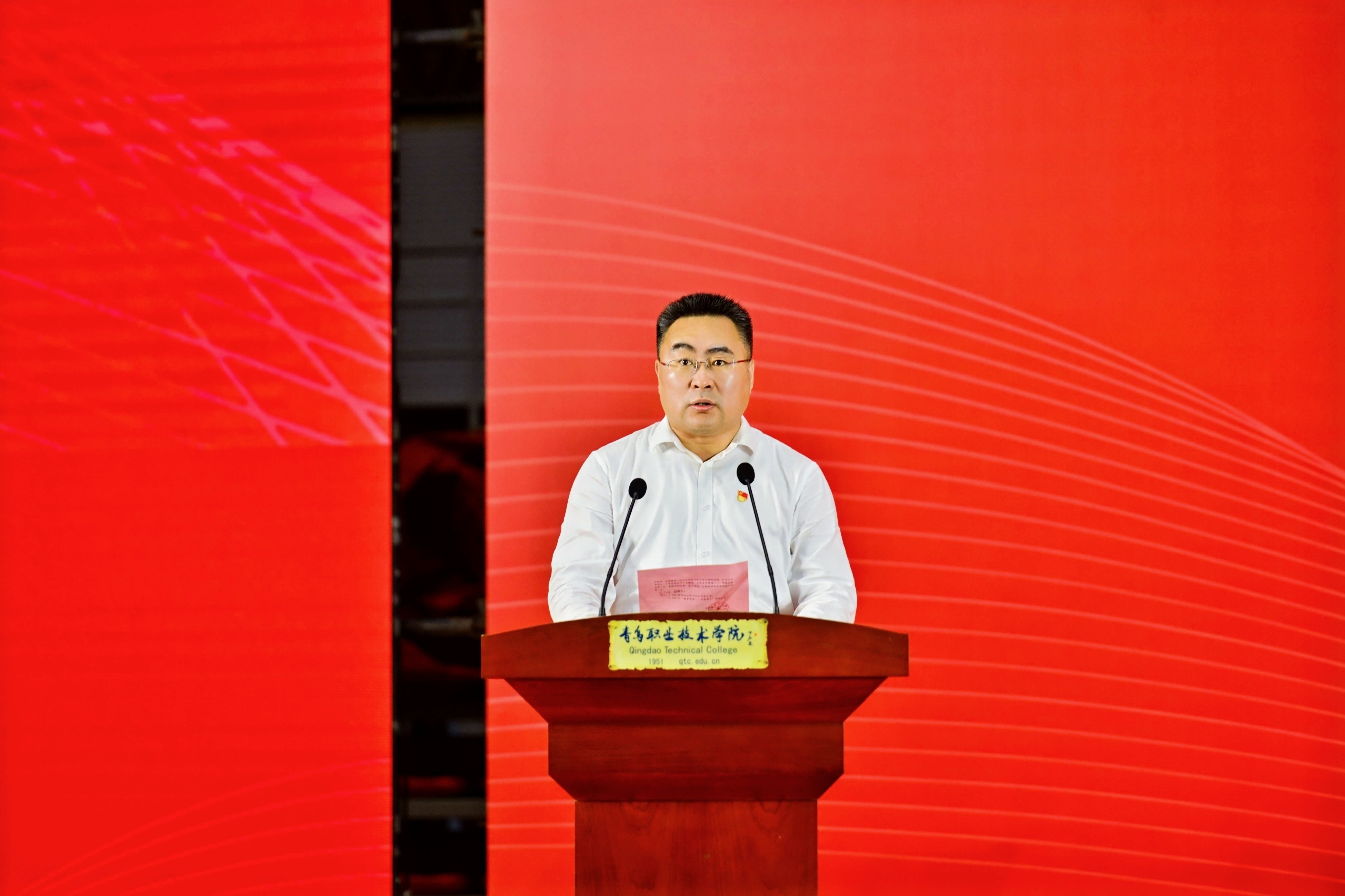 长风万里鹏程举，巨浪千重骏业开！欧博ABG官网举行2025届毕业典礼
