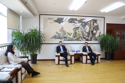 会前校领导与田学华座谈交流